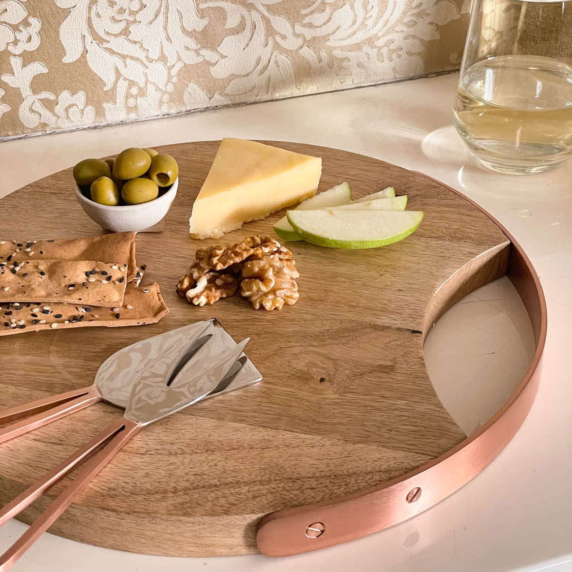 Wooden Platter with Knifes in Rose Gold Accent